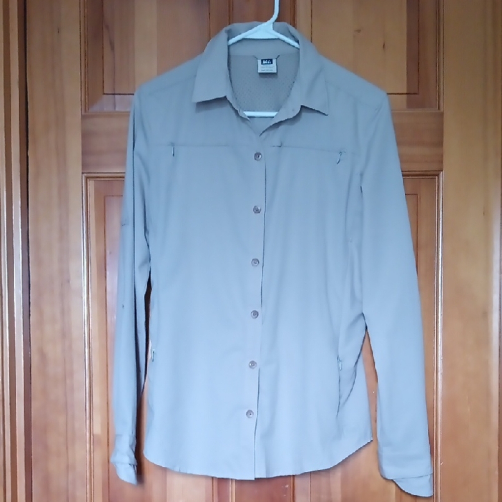 REI Tan Long Sleeve Fitted Button Down Shirt